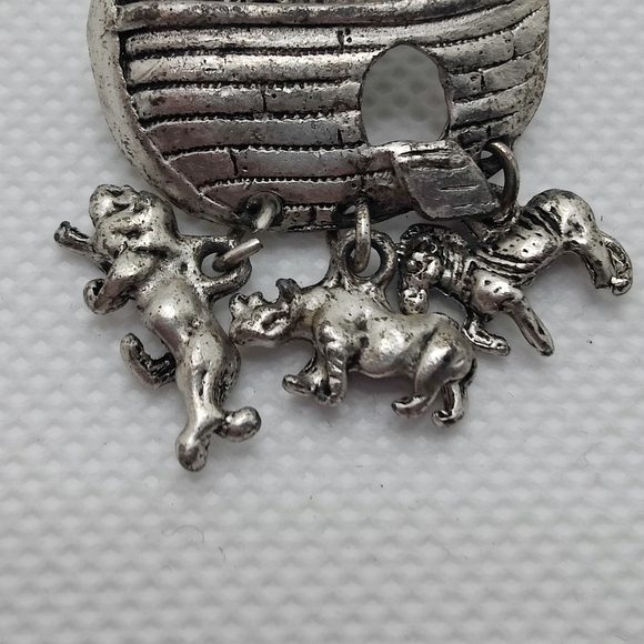 Vintage 80s Noah’s Ark Christian Pewter Signed Broach Jewelry Pin - Picture 6 of 6